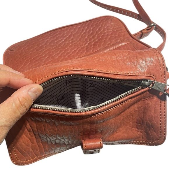 Forest and Culver Redish Brown Crossbody bag - Picture 12 of 15
